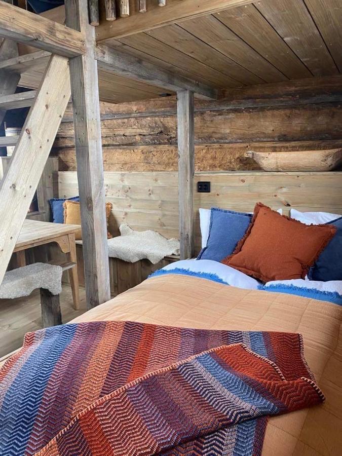Sauefjoset - Idyllisk Gardstun Fra 1800-Tallet Skjåk Eksteriør bilde